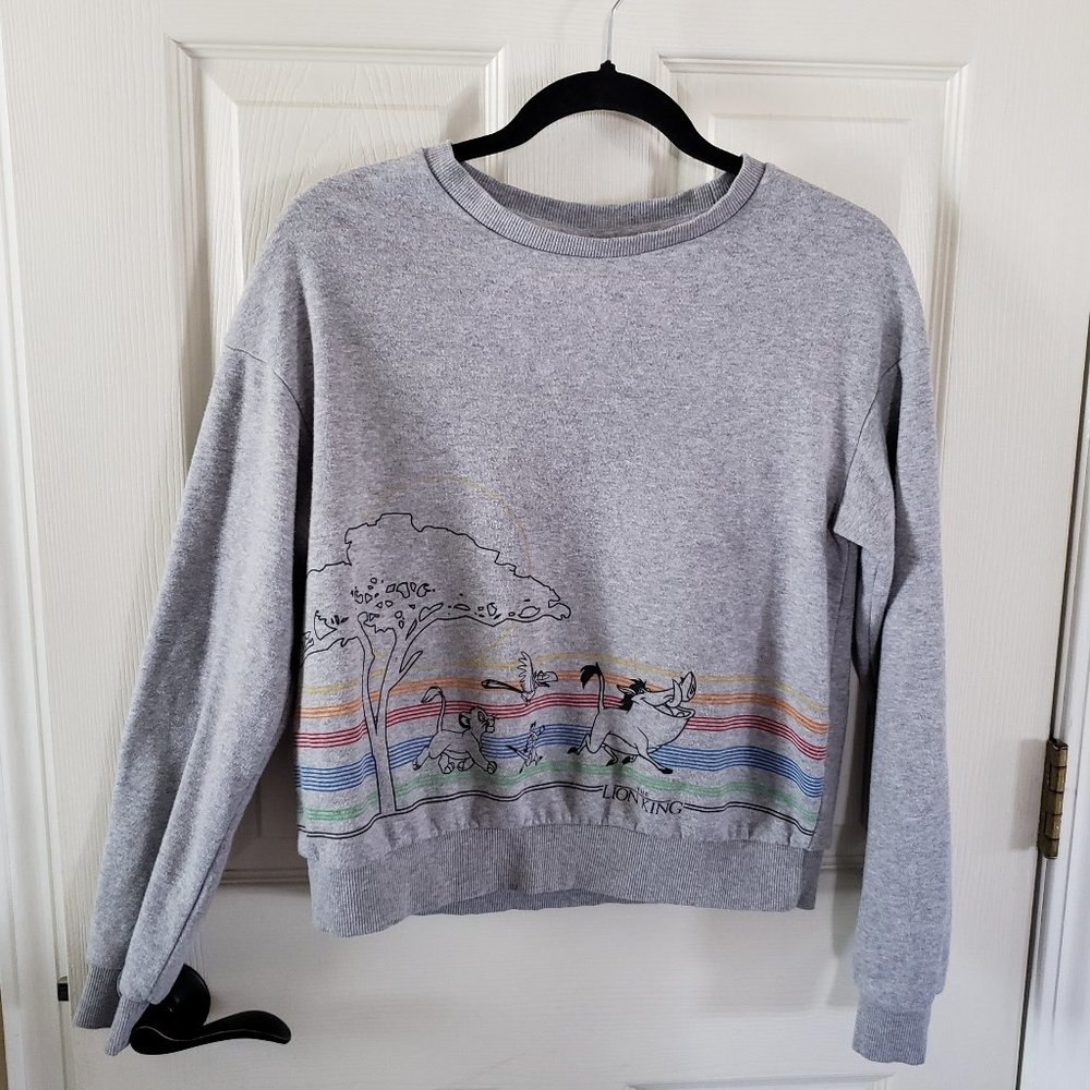Disney The Lion King sweater, cropped Size Med.